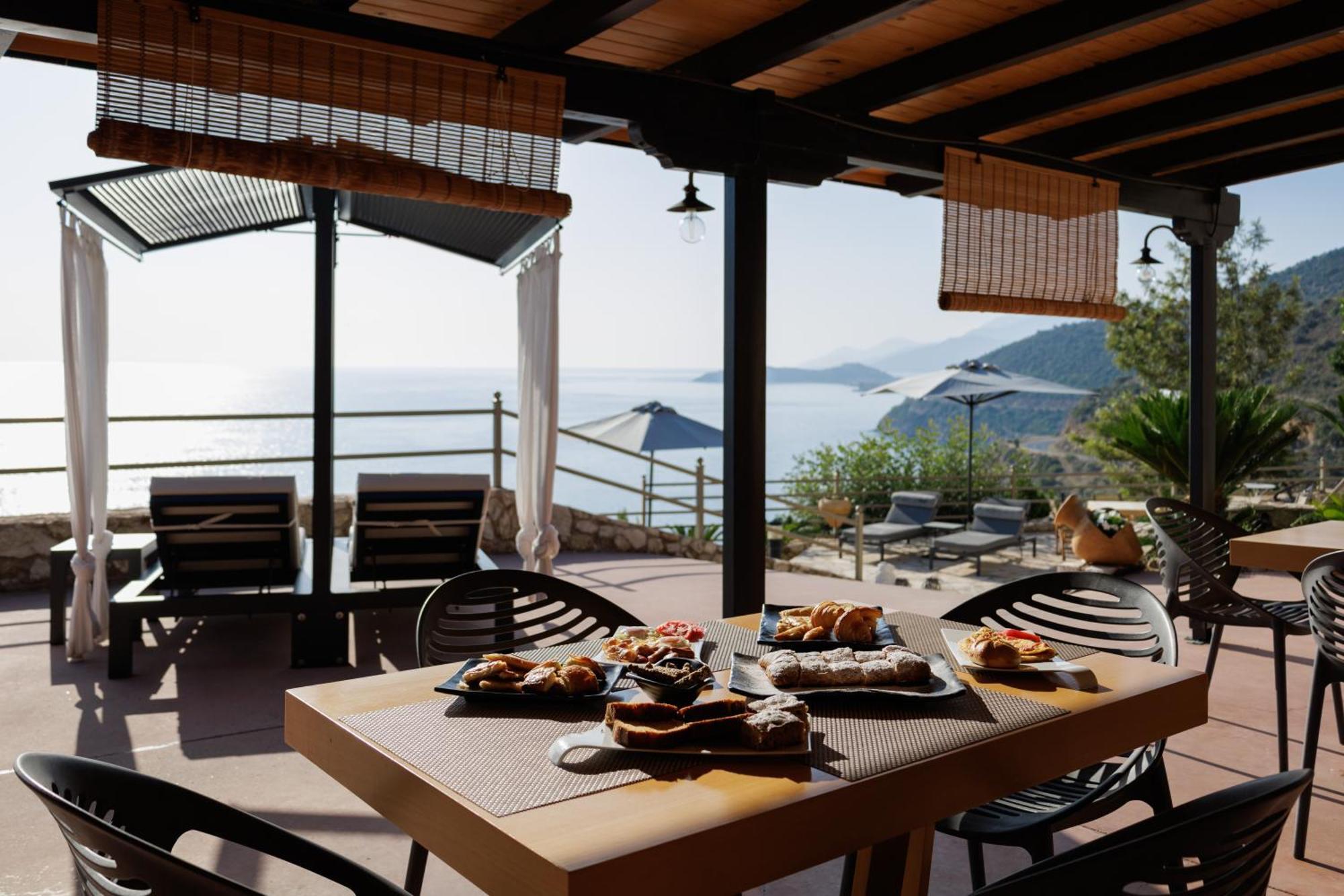 Blue Horizon Suites Parálion Ástros 外观 照片