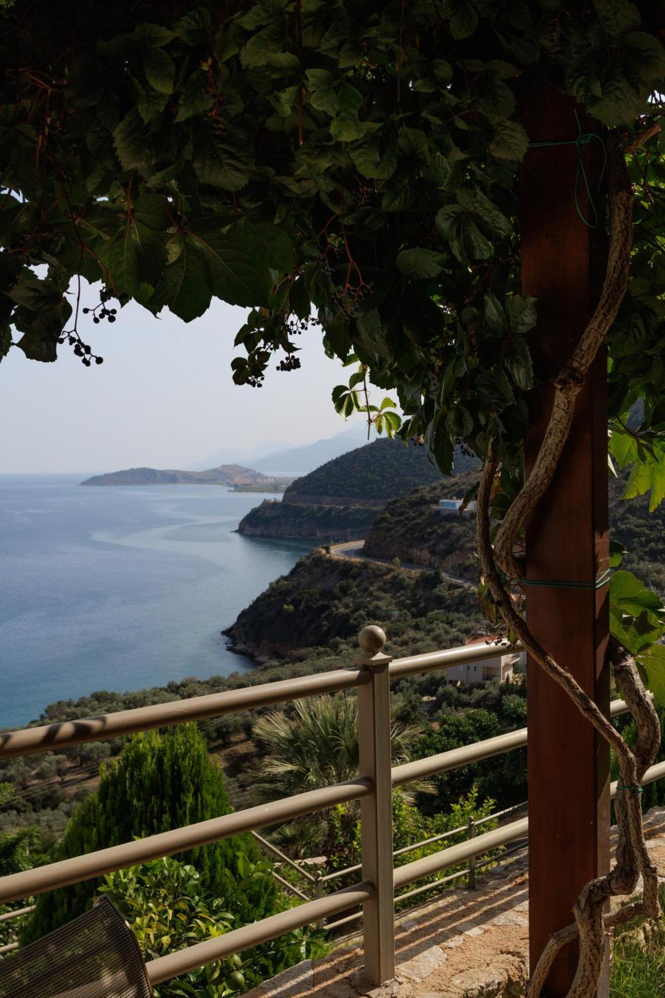 Blue Horizon Suites Parálion Ástros 外观 照片