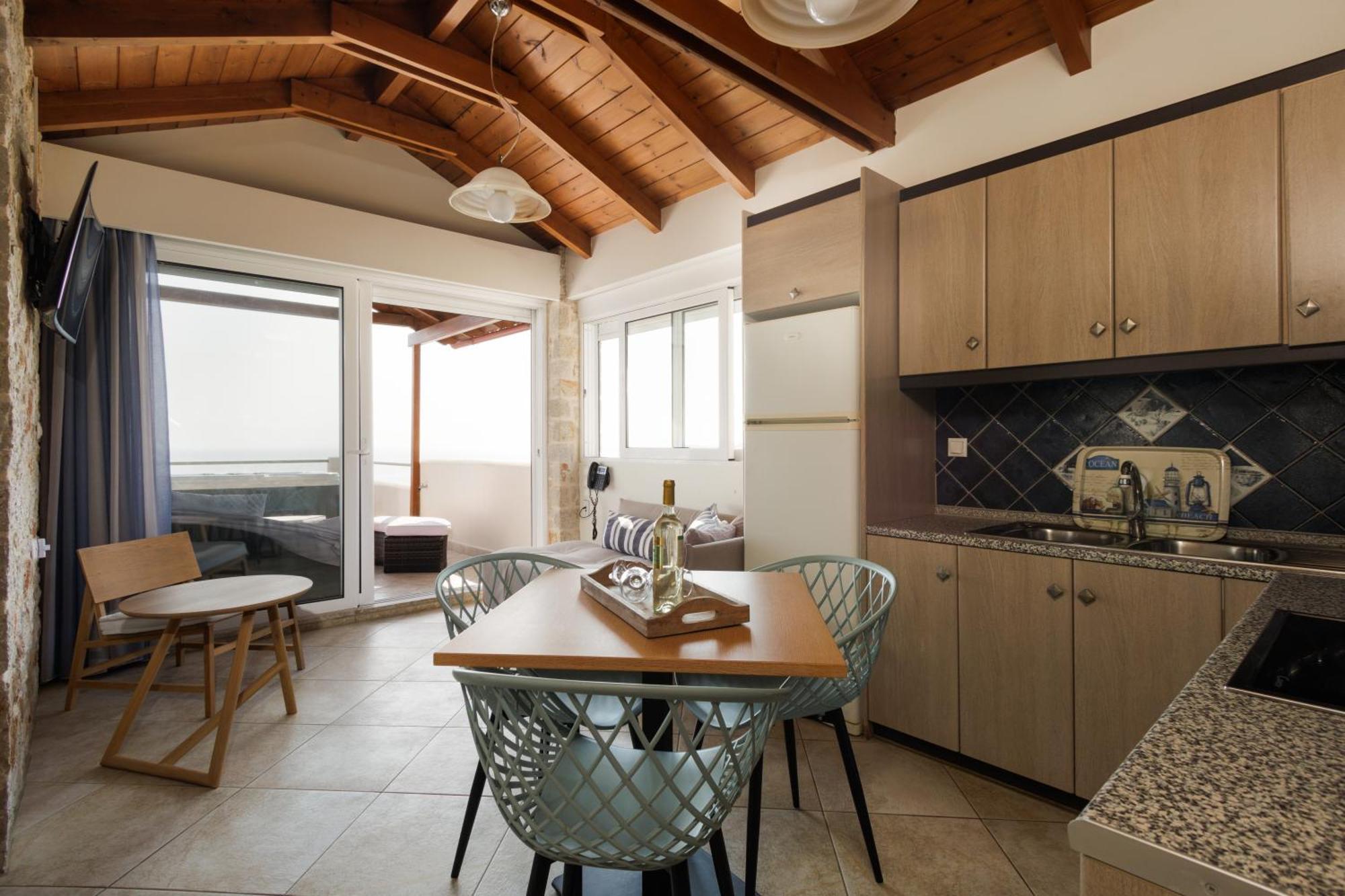 Blue Horizon Suites Parálion Ástros 外观 照片