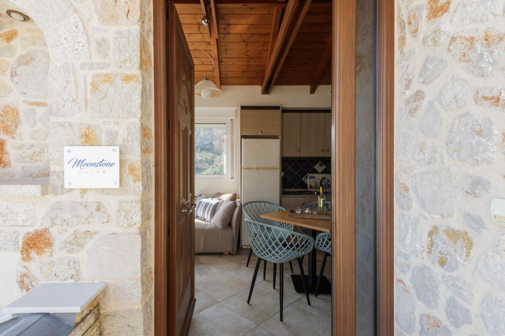 Blue Horizon Suites Parálion Ástros 外观 照片