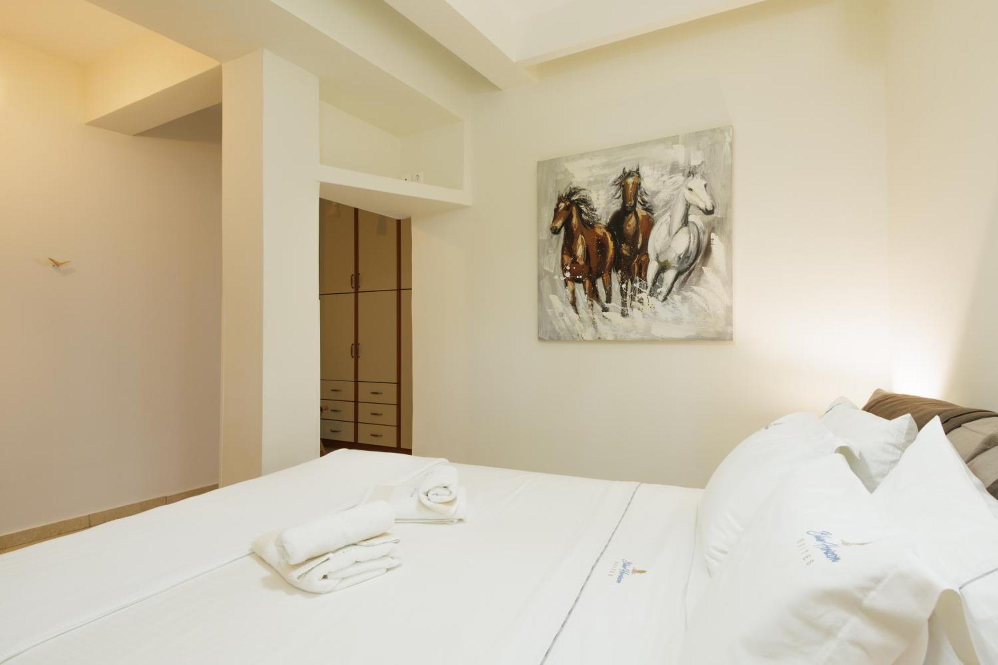 Blue Horizon Suites Parálion Ástros 外观 照片