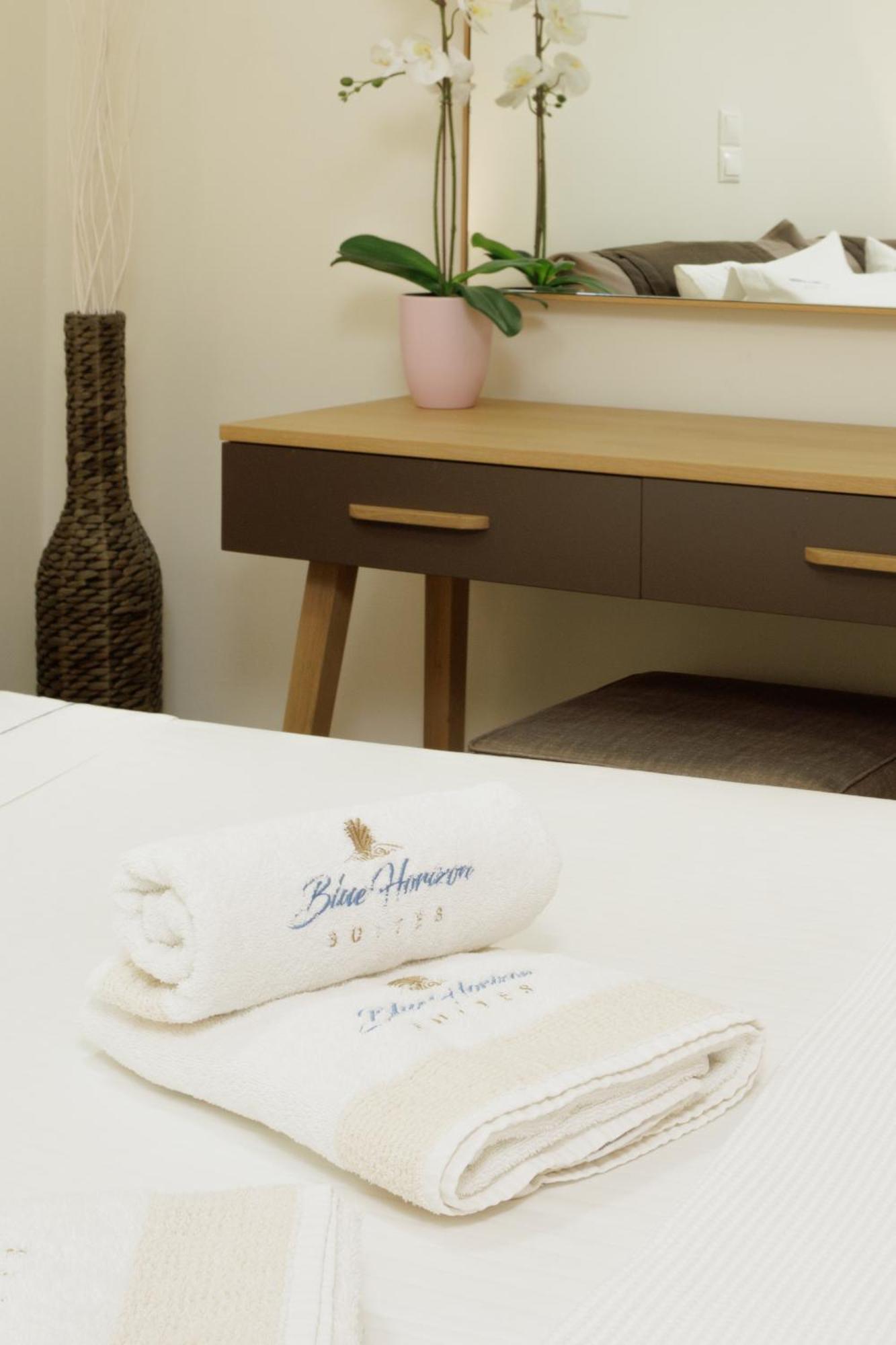Blue Horizon Suites Parálion Ástros 外观 照片