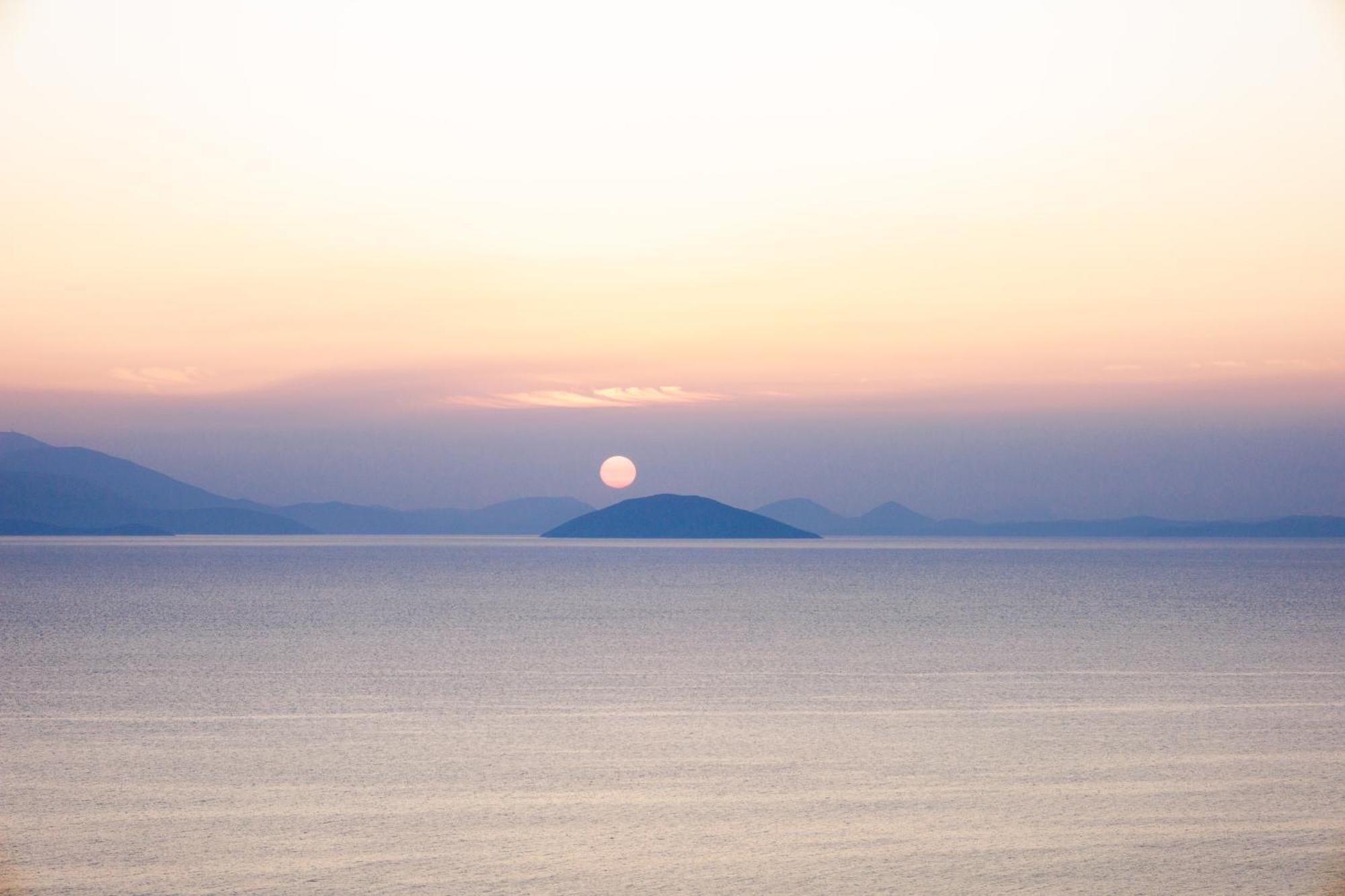 Blue Horizon Suites Parálion Ástros 外观 照片
